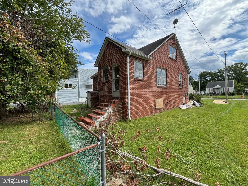 1804 Middleborough Rd Property Photo 11