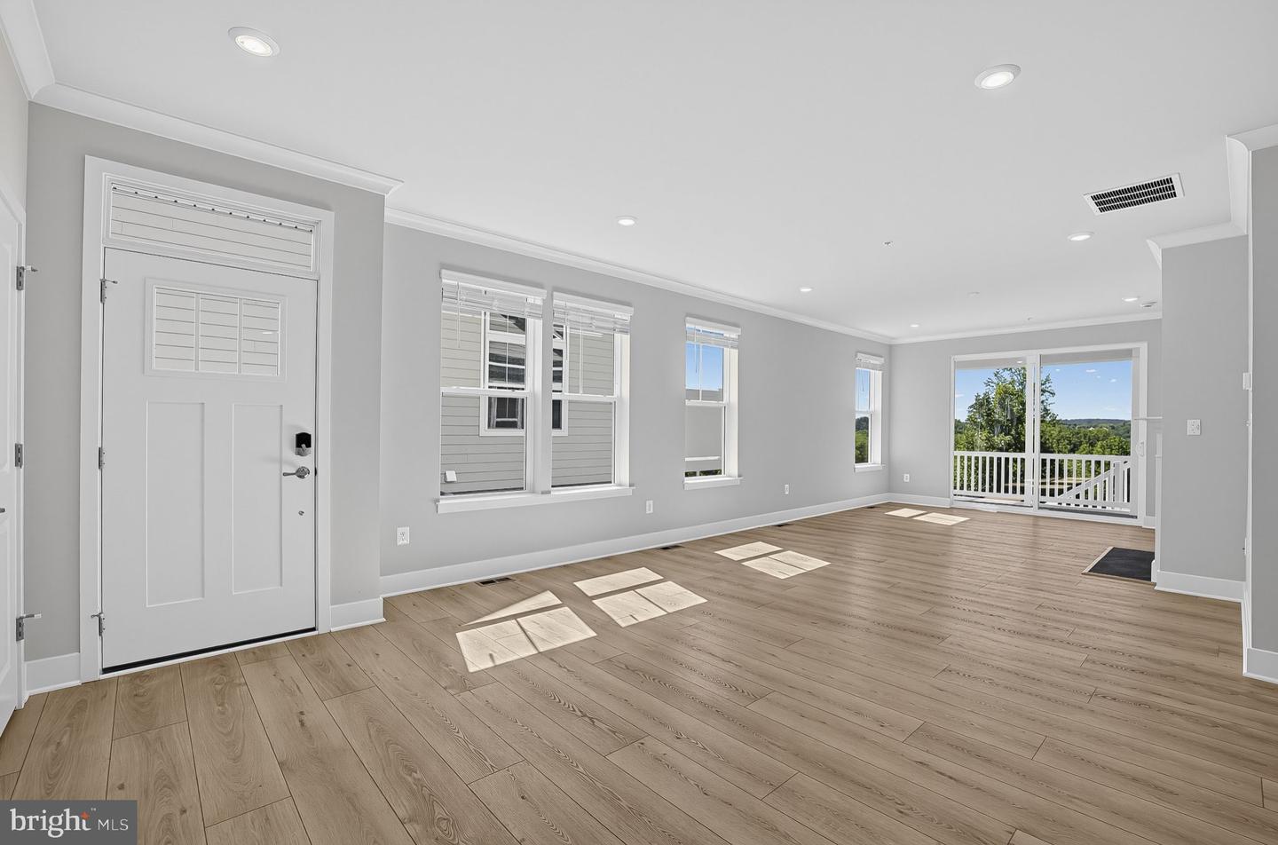 151 Kelly Way Property Photo 4