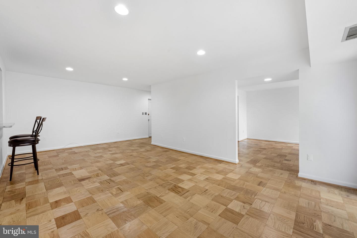 7 Slade Ave #519 Property Photo 12