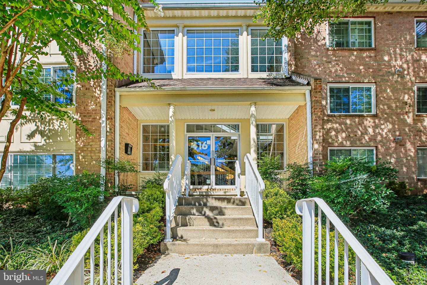 416 Rockfleet Rd #201 Property Photo 2
