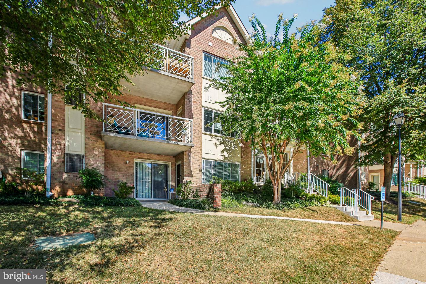 416 Rockfleet Rd #201 Property Photo 28