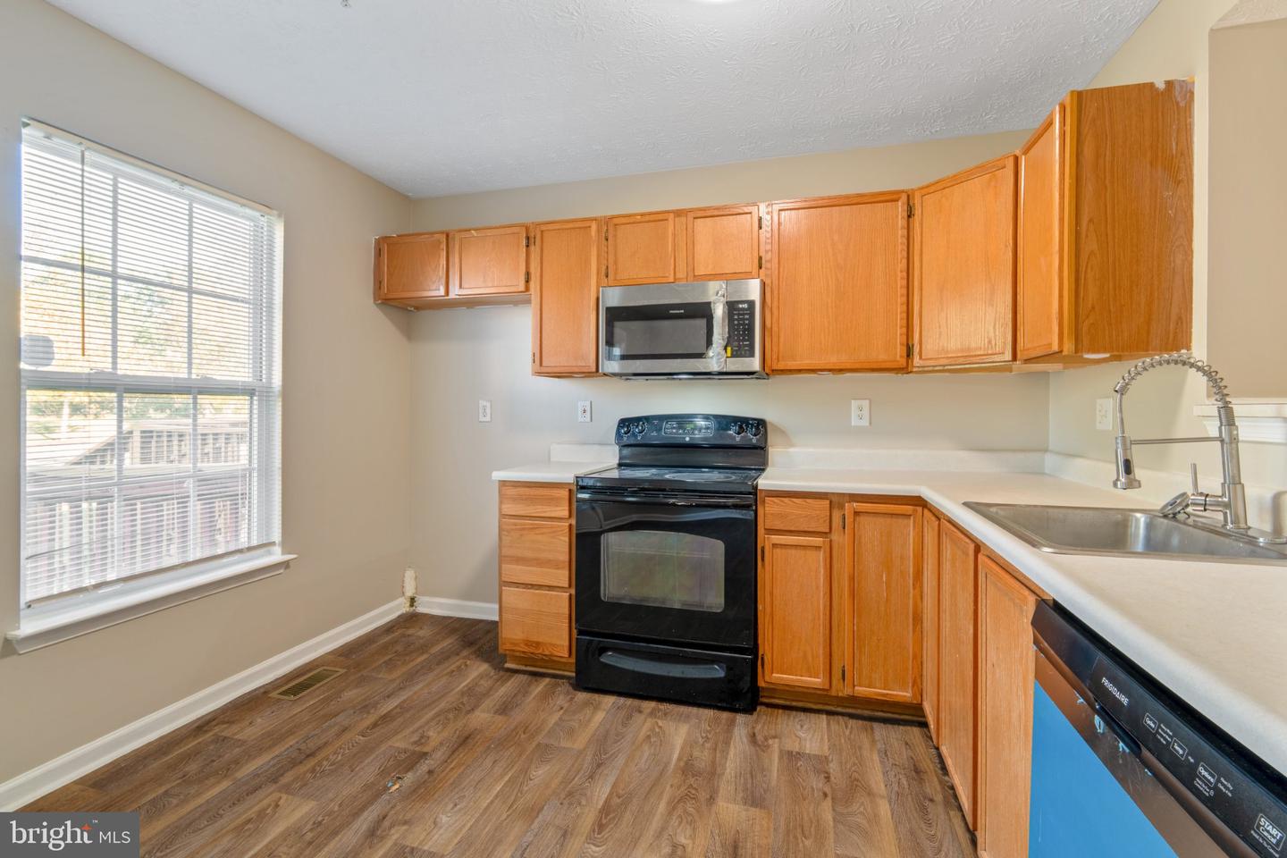 7807 Cornerstone Way Property Photo 4