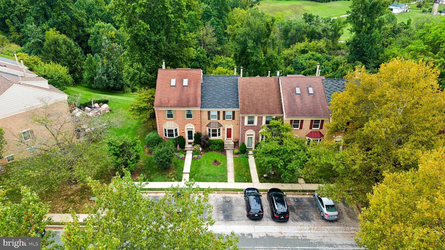 64 English Run Circle Property Photo 4