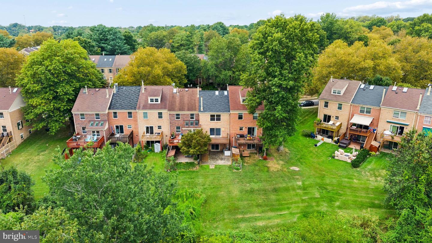 64 English Run Circle Property Photo 6