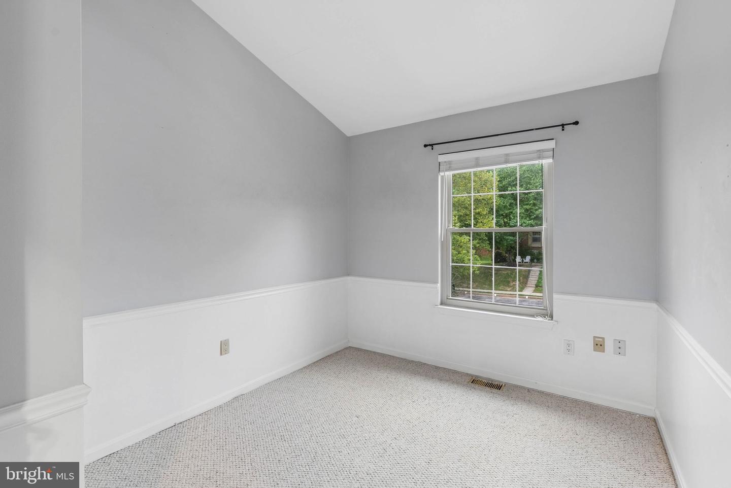 64 English Run Circle Property Photo 27