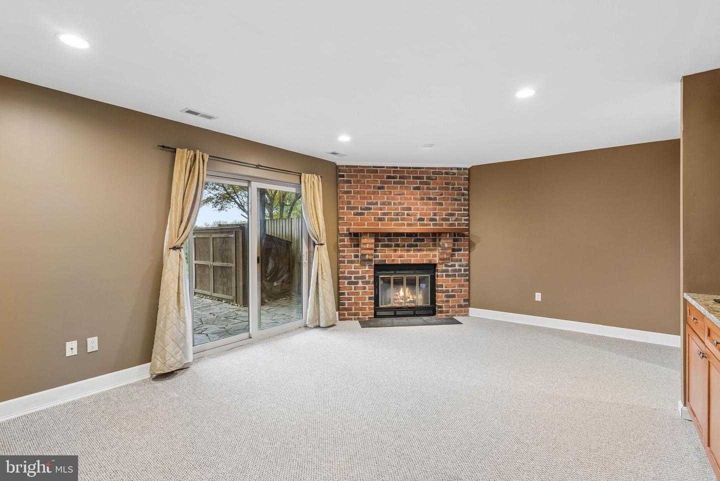 64 English Run Circle Property Photo 34