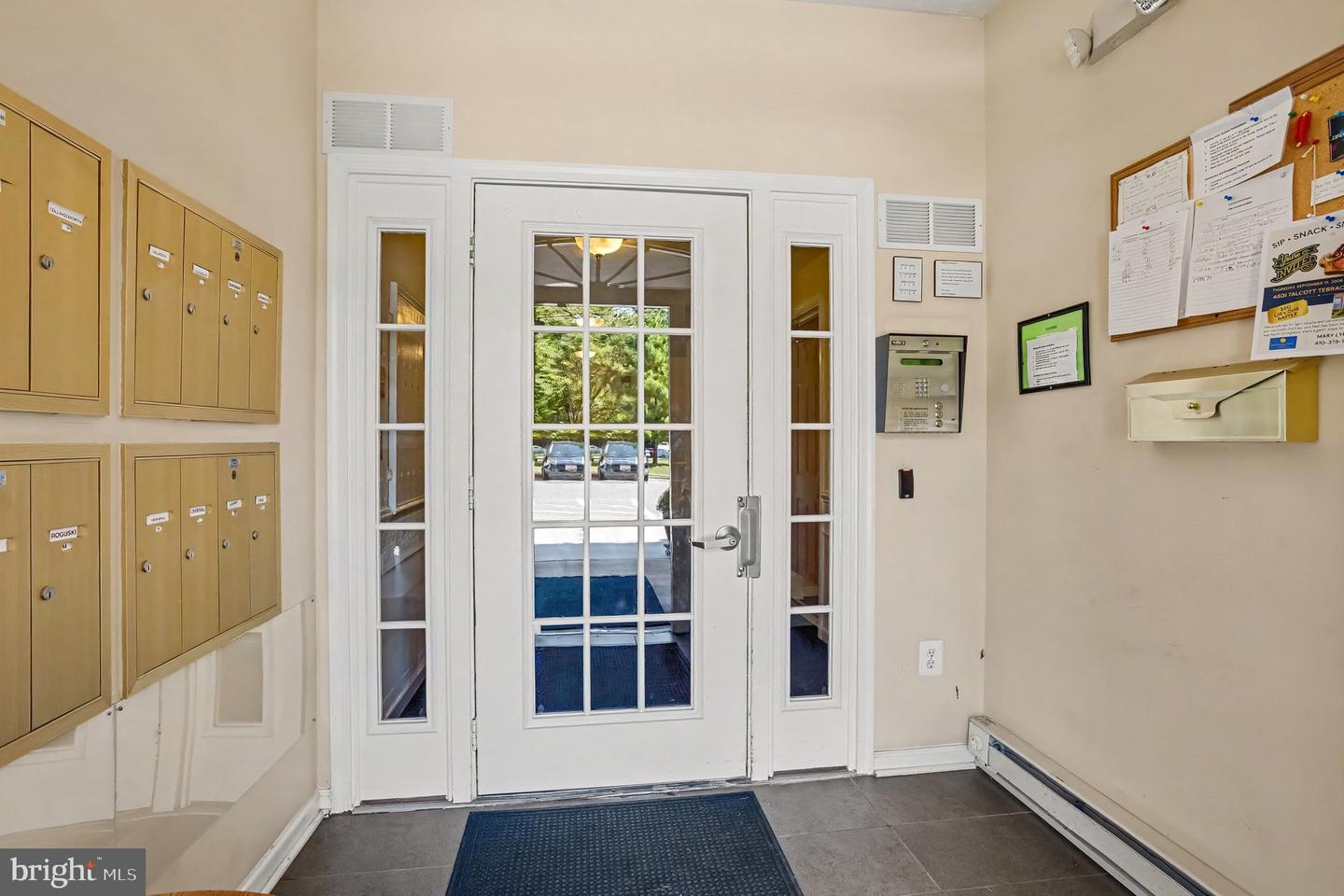 9503 Kingscroft Ter #k Property Photo 2