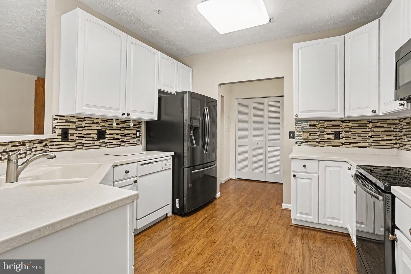 9503 Kingscroft Ter #k Property Photo 3