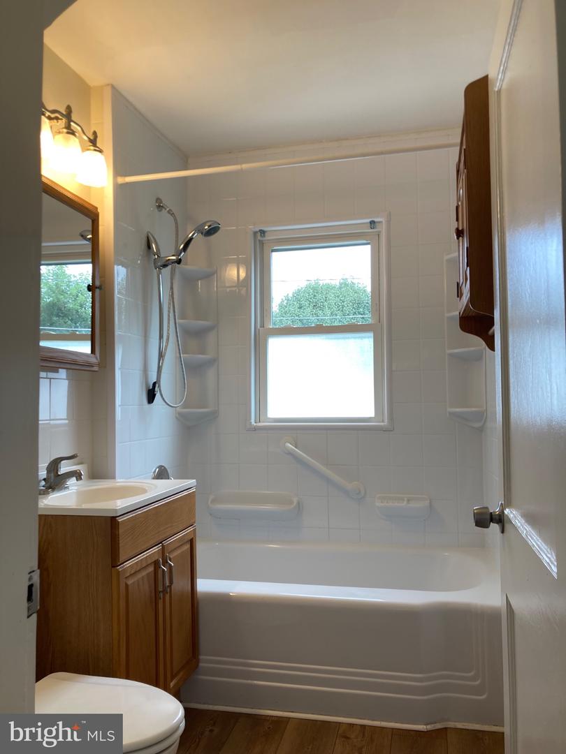 1607 Leslie Rd Property Photo 21