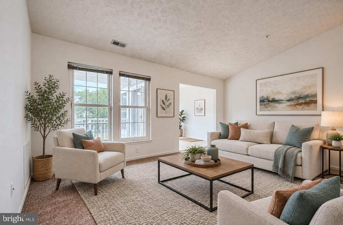 1470 Greenbriar Cir #2 Property Photo 3