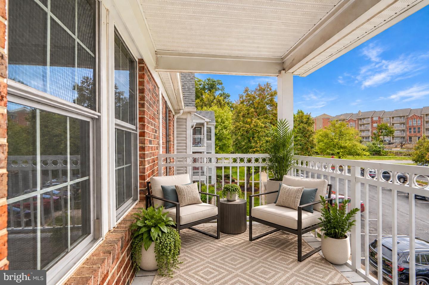 1470 Greenbriar Cir #2 Property Photo 11