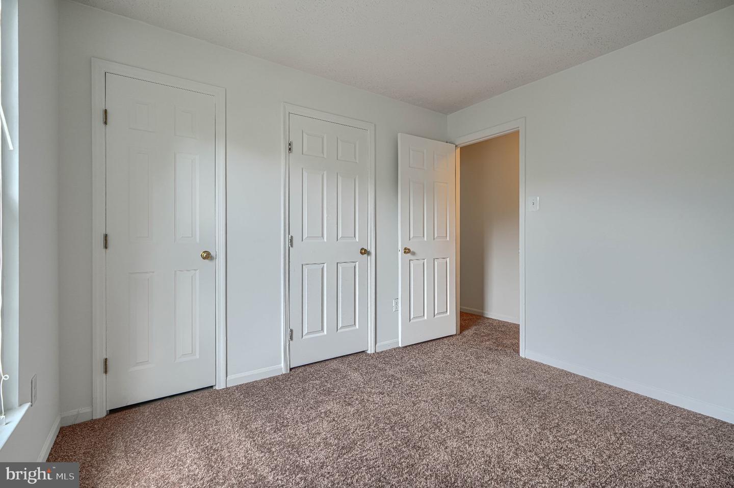 1470 Greenbriar Cir #2 Property Photo 14
