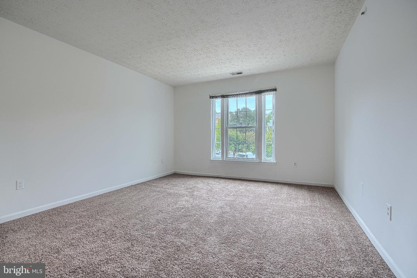 1470 Greenbriar Cir #2 Property Photo 19
