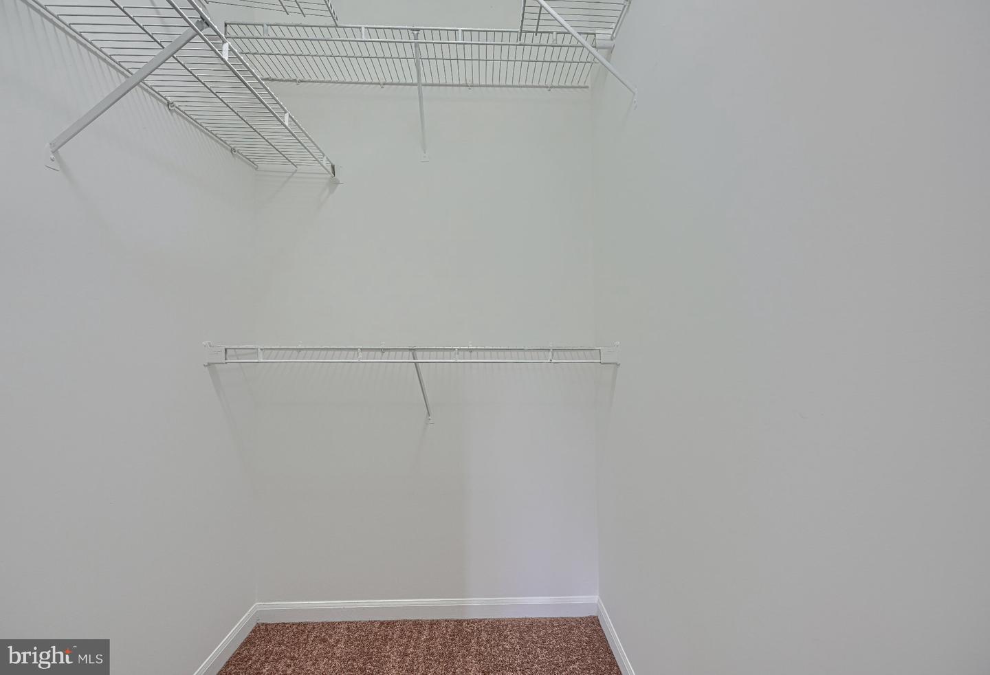 1470 Greenbriar Cir #2 Property Photo 20