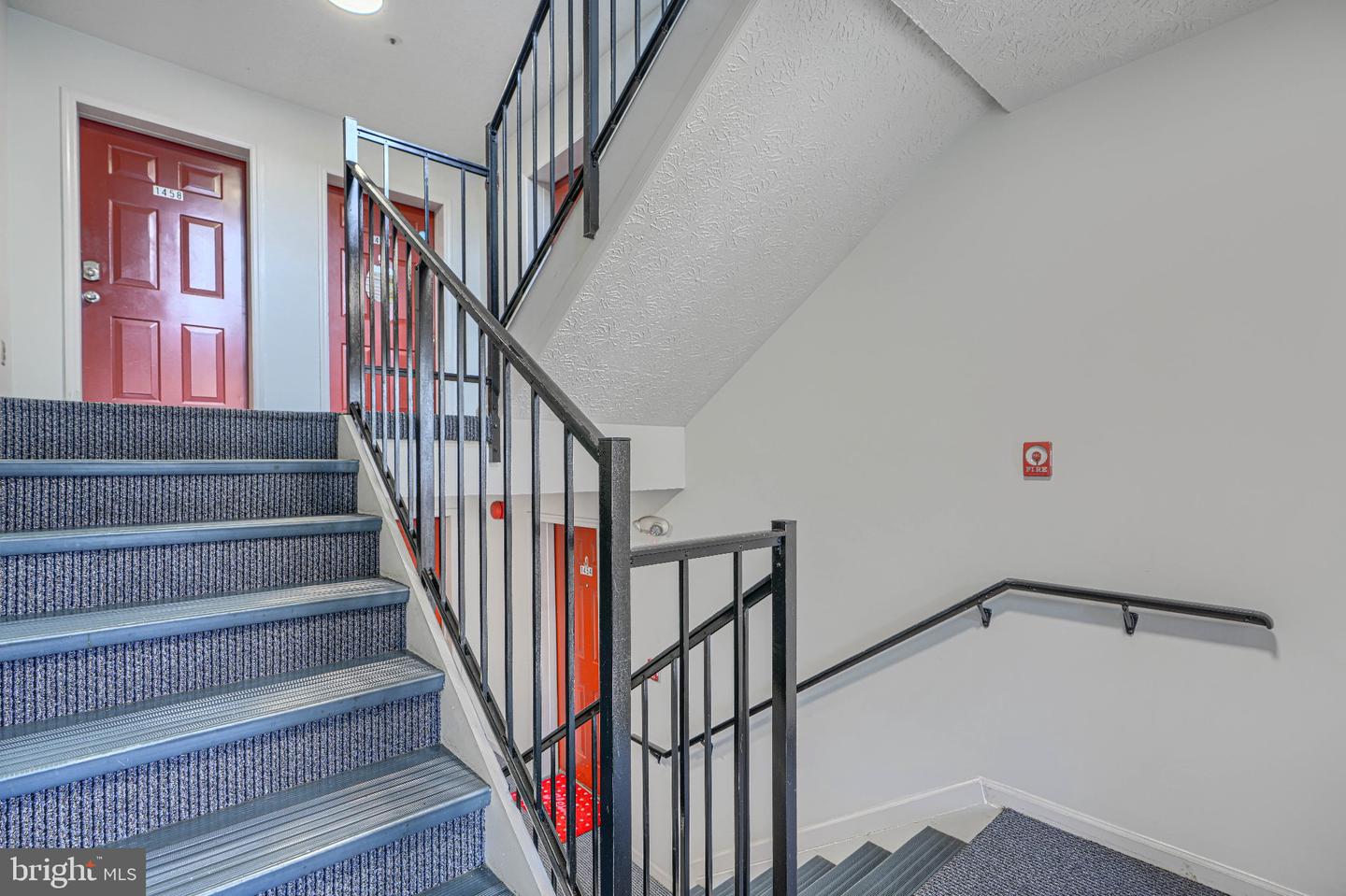 1470 Greenbriar Cir #2 Property Photo 25