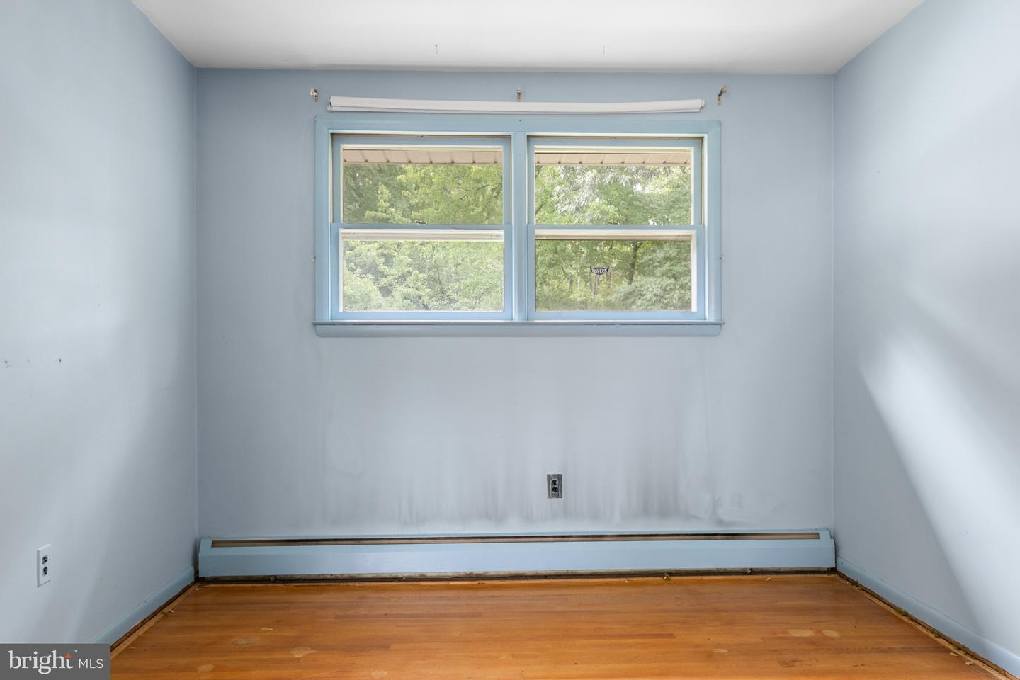 5809 N Hazelwood Ave Property Photo 5