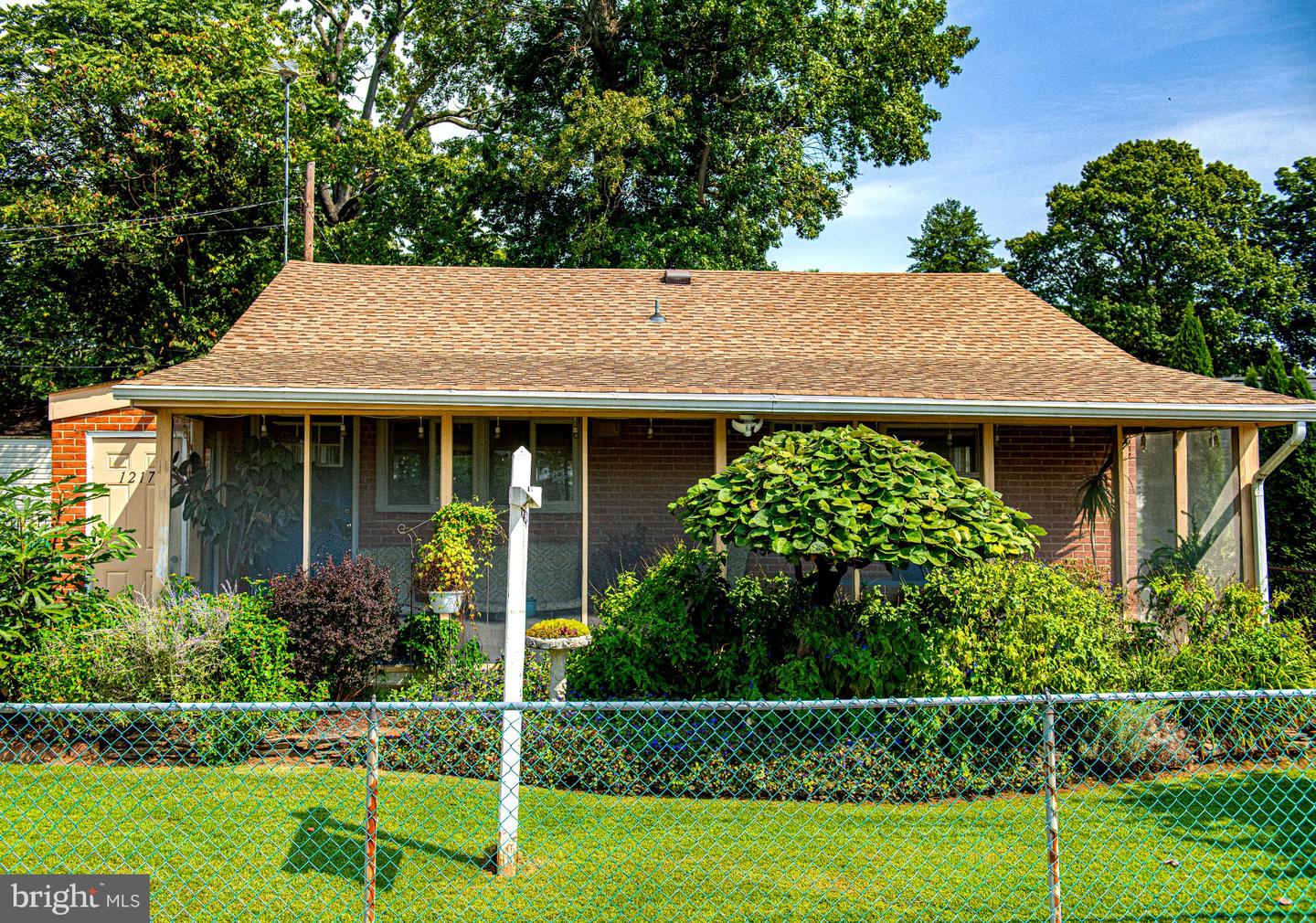 1217 Shore Rd Property Photo 2