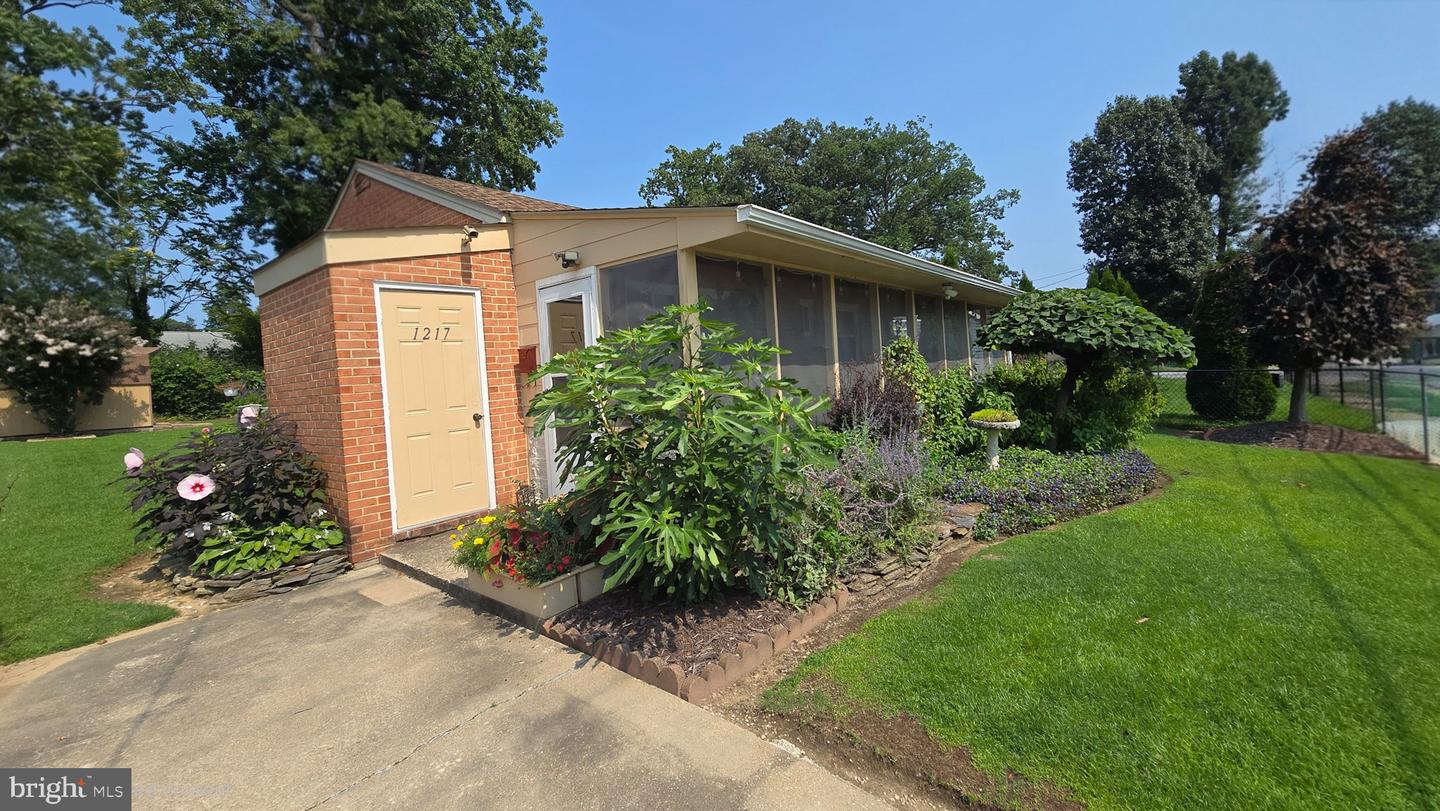 1217 Shore Rd Property Photo 8