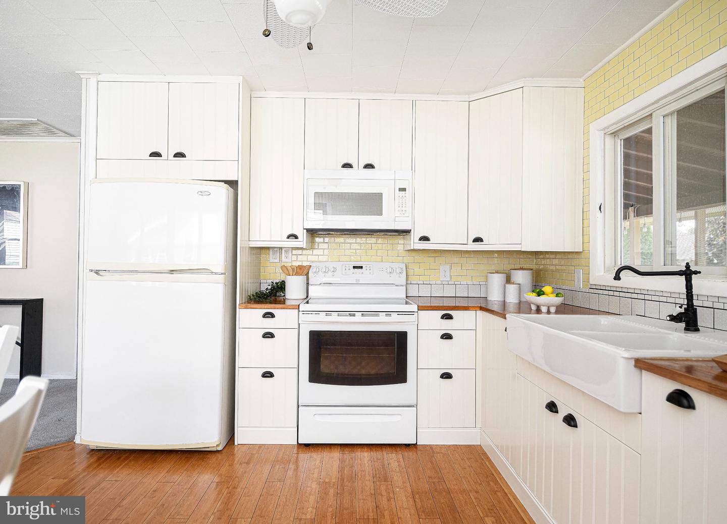 1217 Shore Rd Property Photo 11