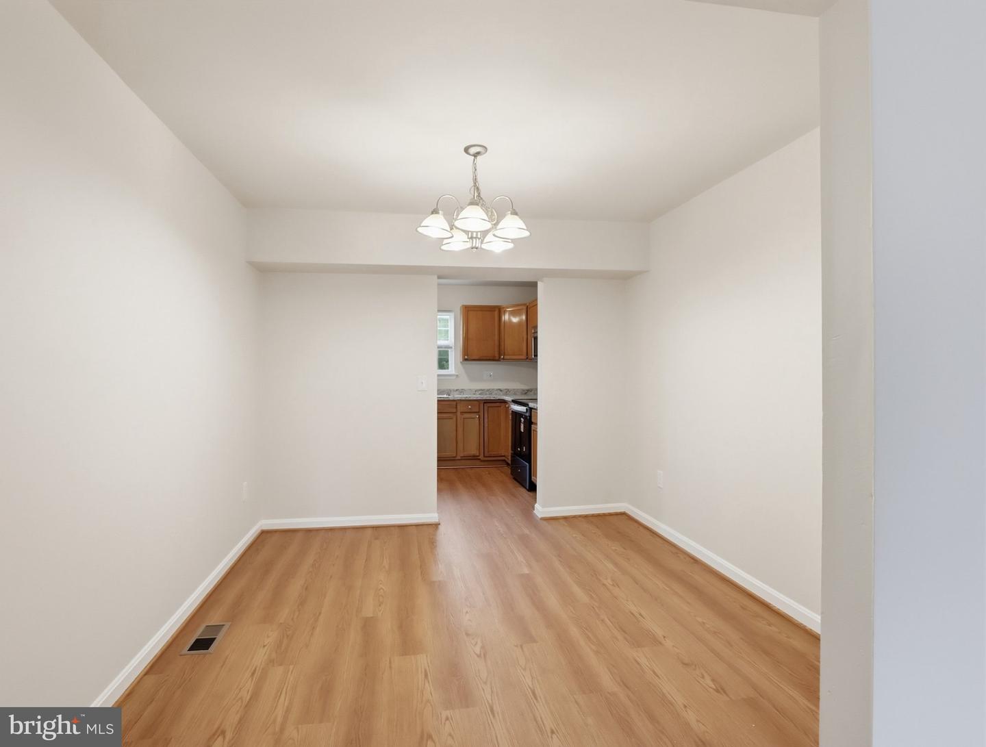 7203 Rutherford Green Cir Property Photo 4