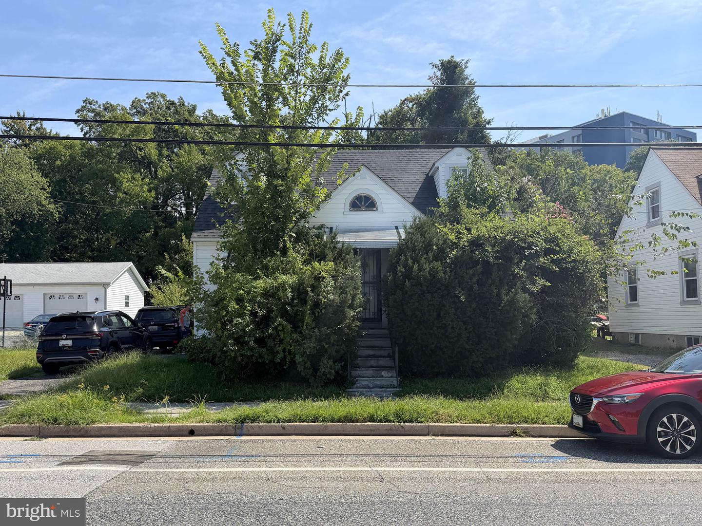 213 N Marlyn Ave Property Photo 1