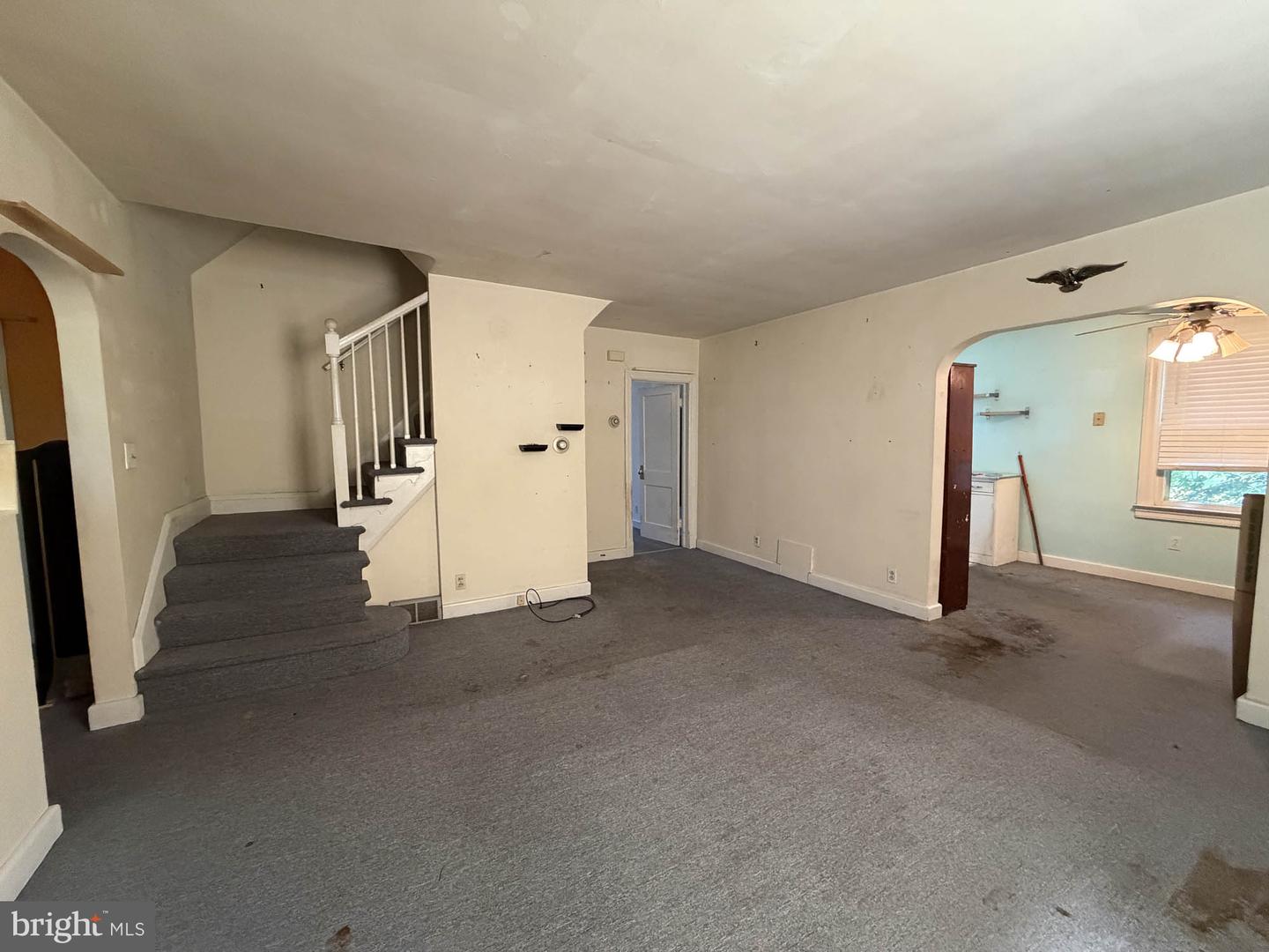 213 N Marlyn Ave Property Photo 3