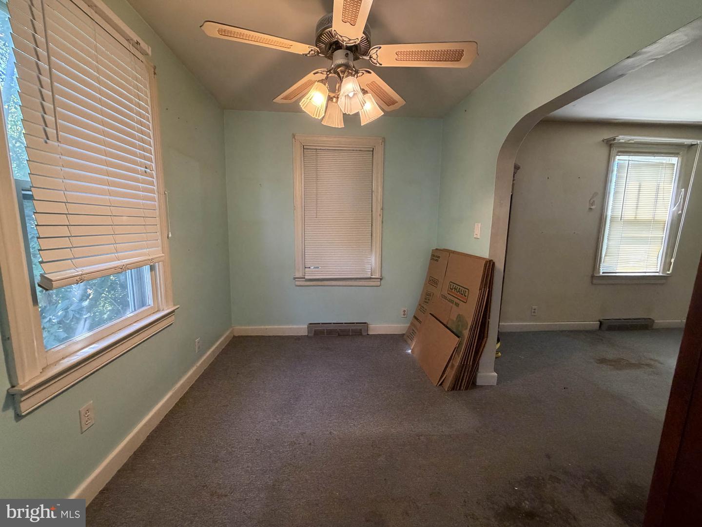 213 N Marlyn Ave Property Photo 5