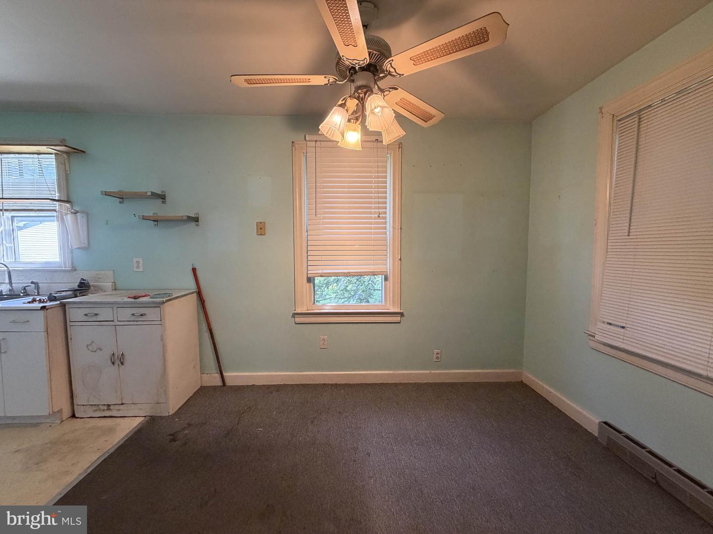 213 N Marlyn Ave Property Photo 6