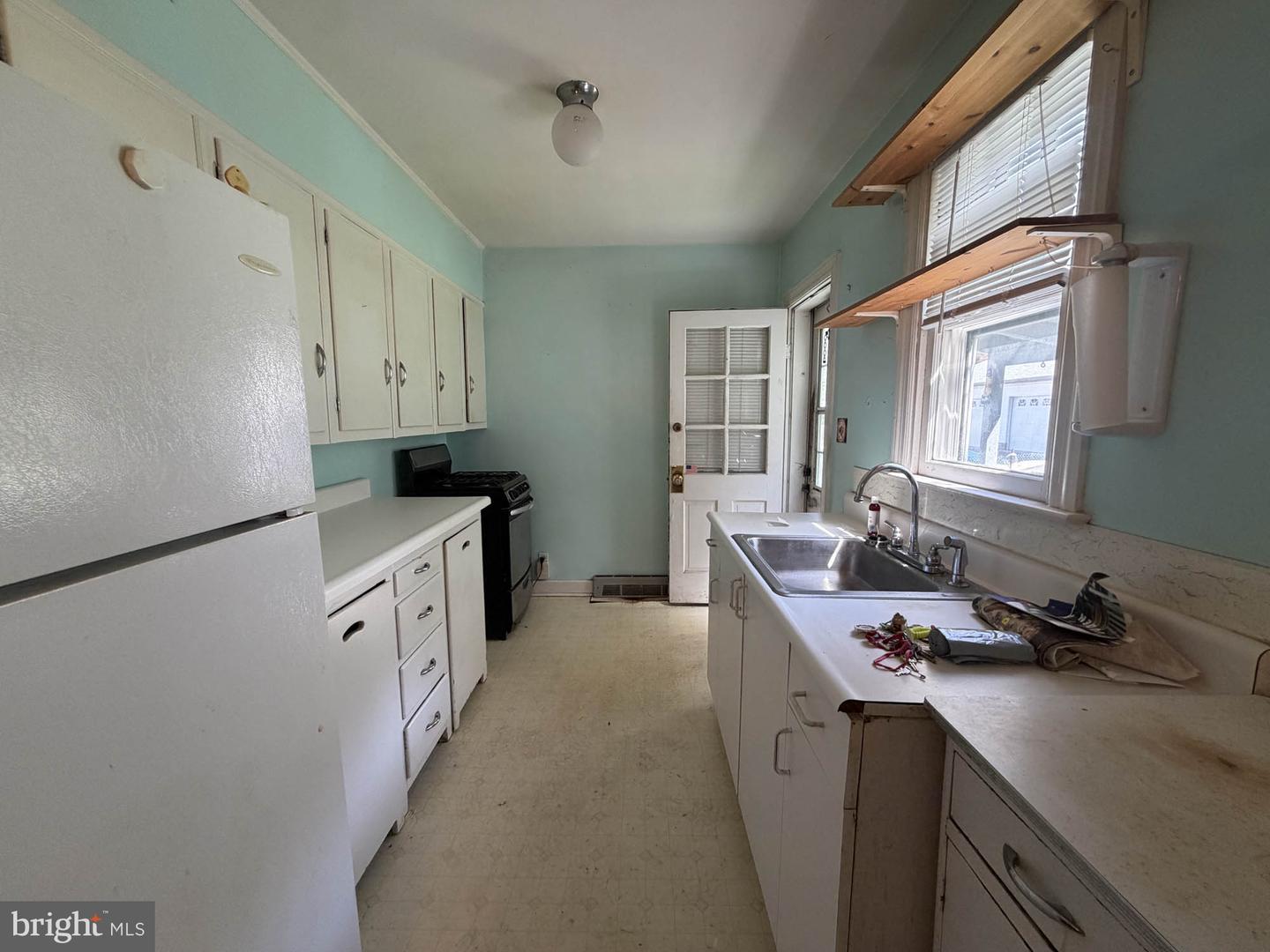 213 N Marlyn Ave Property Photo 7