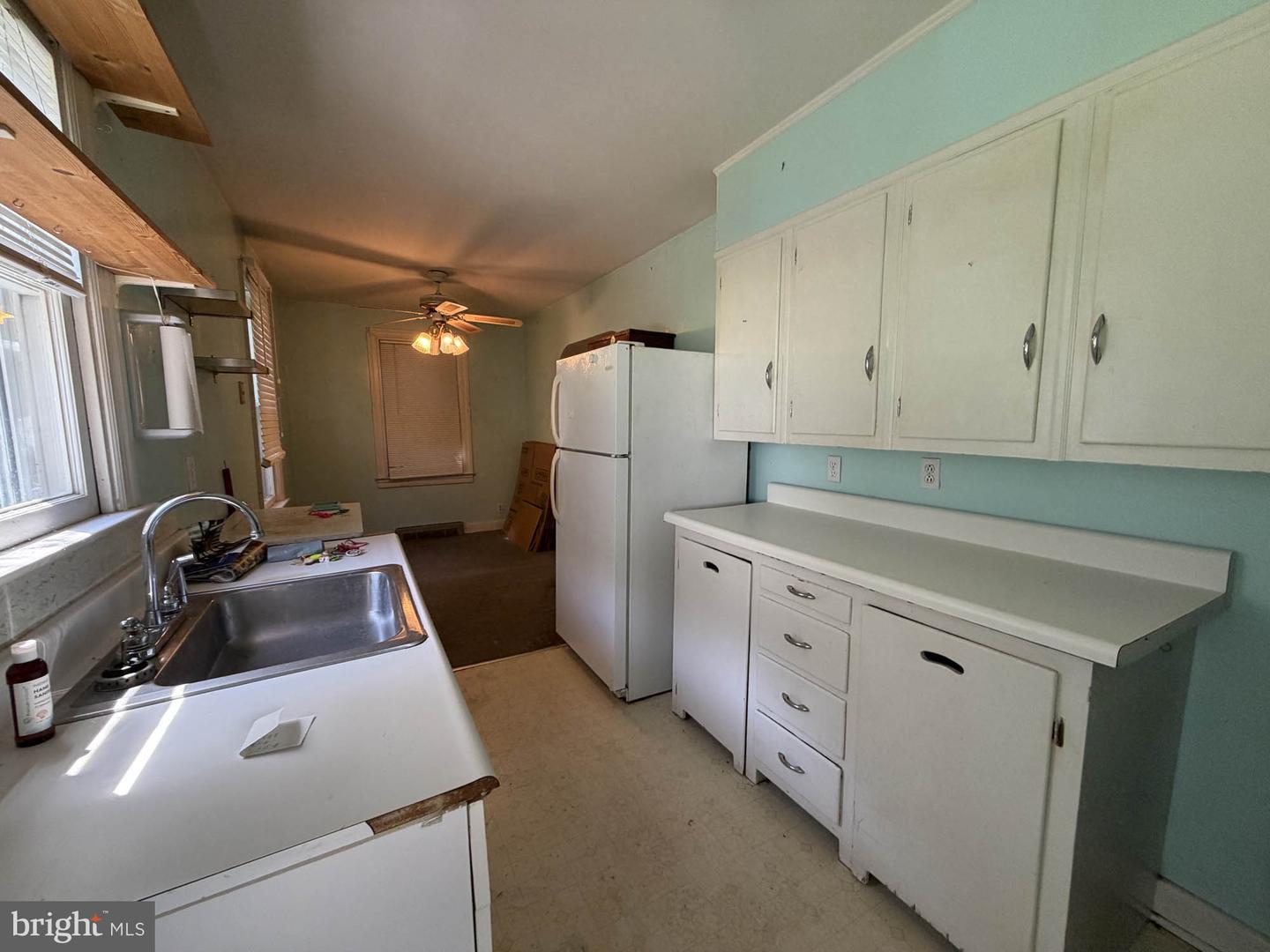213 N Marlyn Ave Property Photo 8