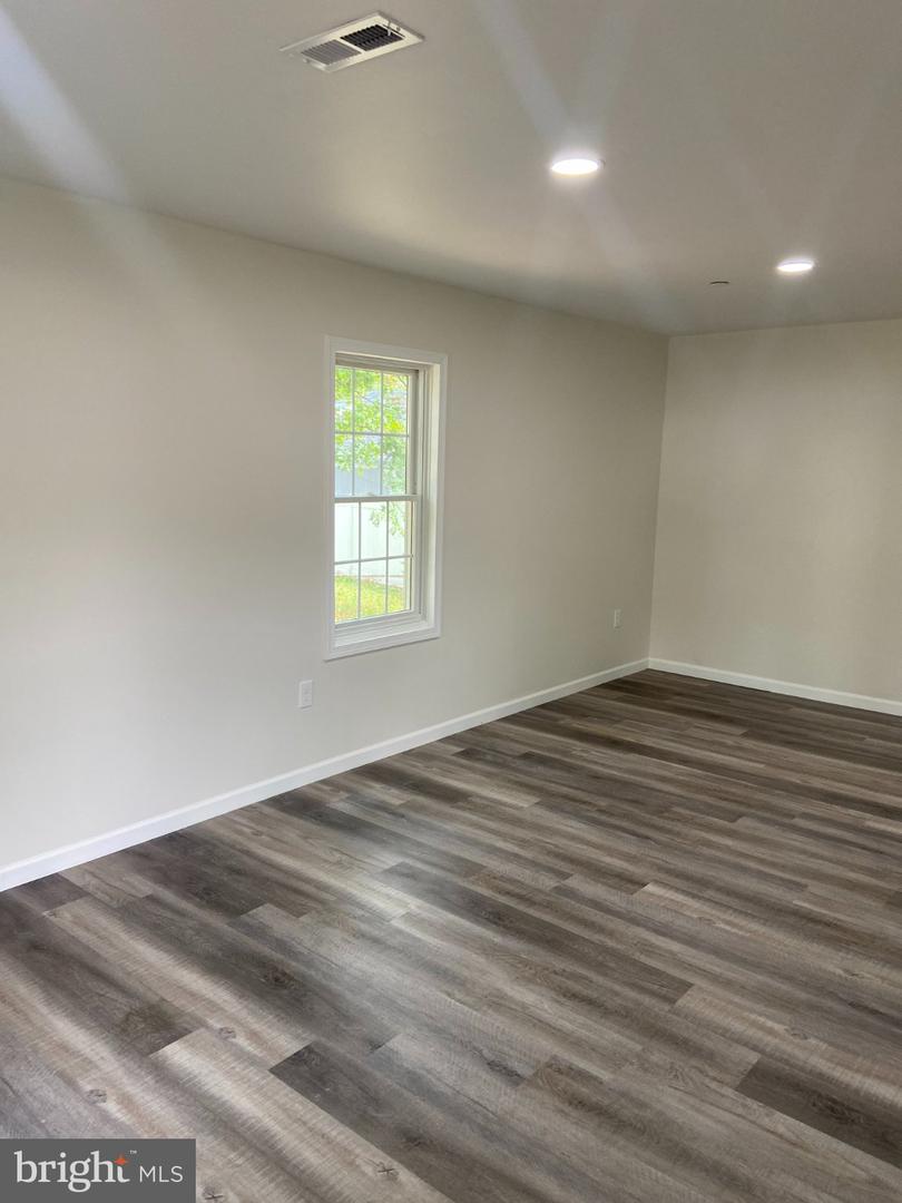 9 Slipstream Ct Property Photo 8