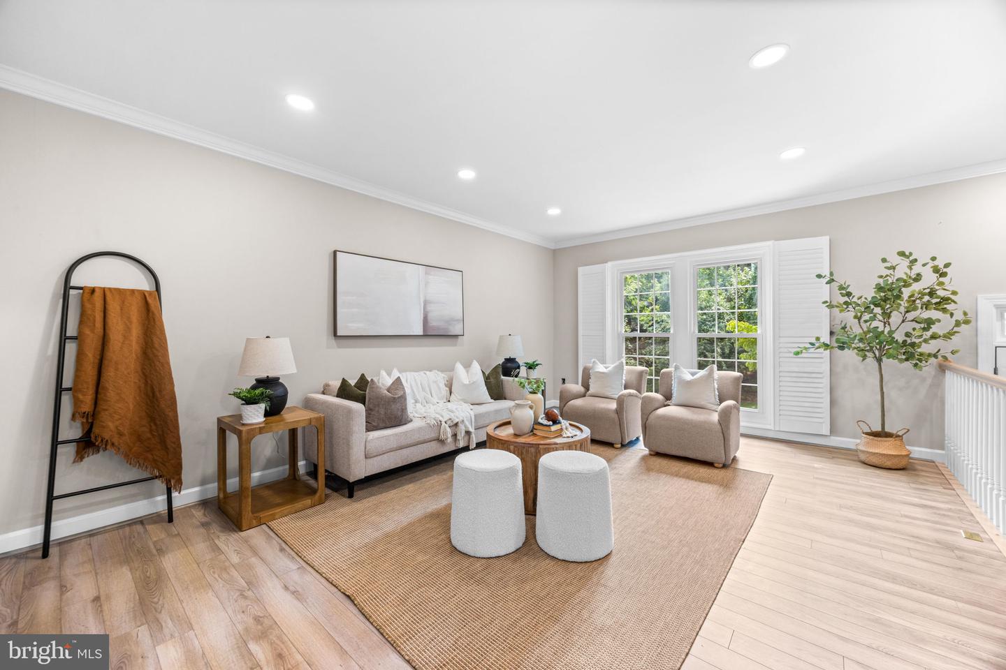 633 Budleigh Cir Property Photo 4