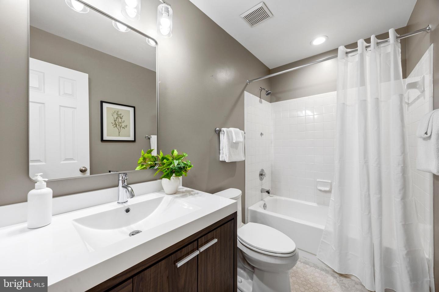 633 Budleigh Cir Property Photo 38