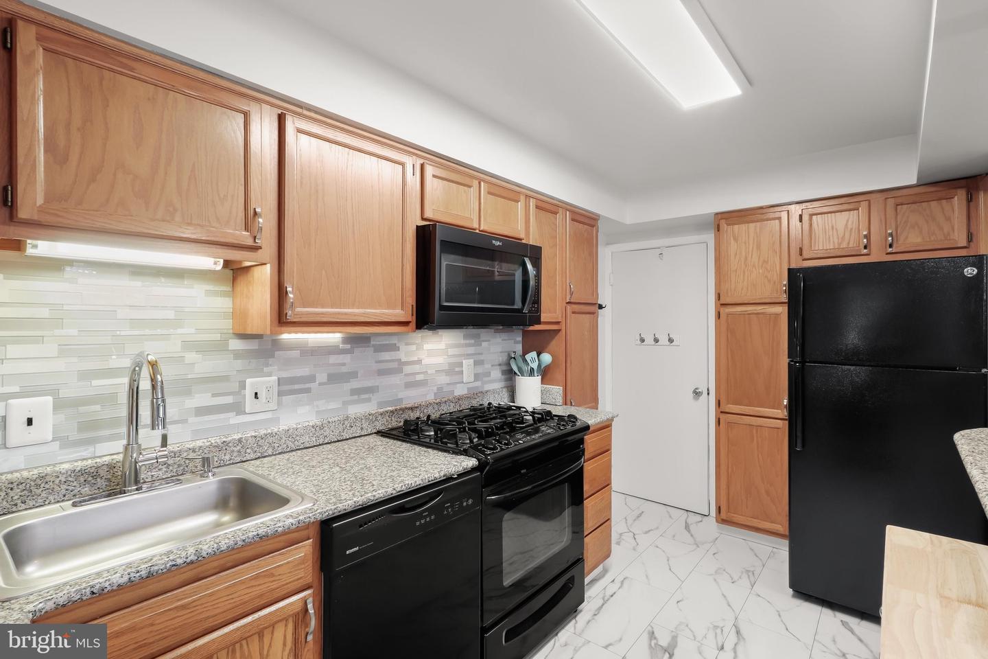 527 N Marlyn Ave Property Photo 19