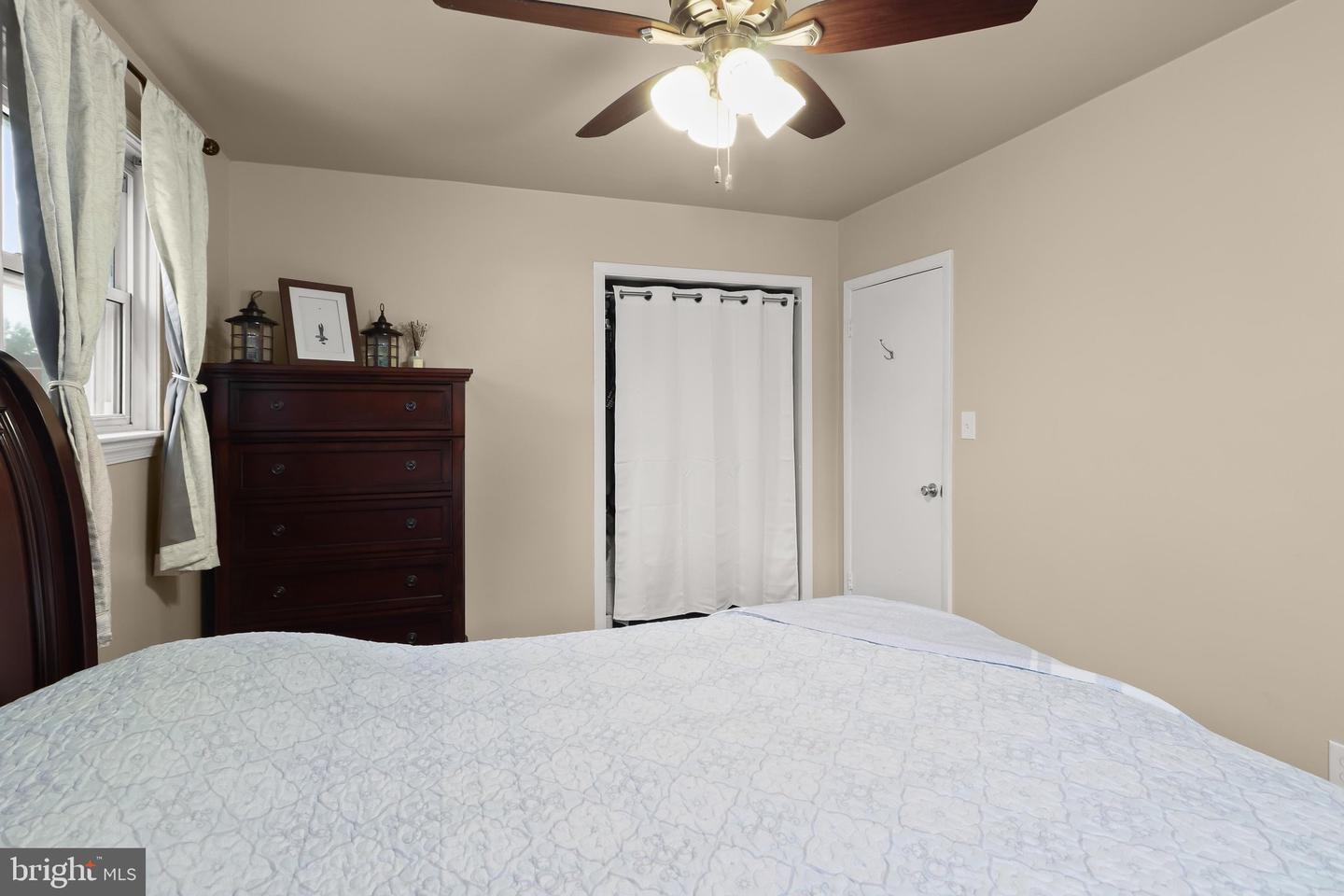 527 N Marlyn Ave Property Photo 24