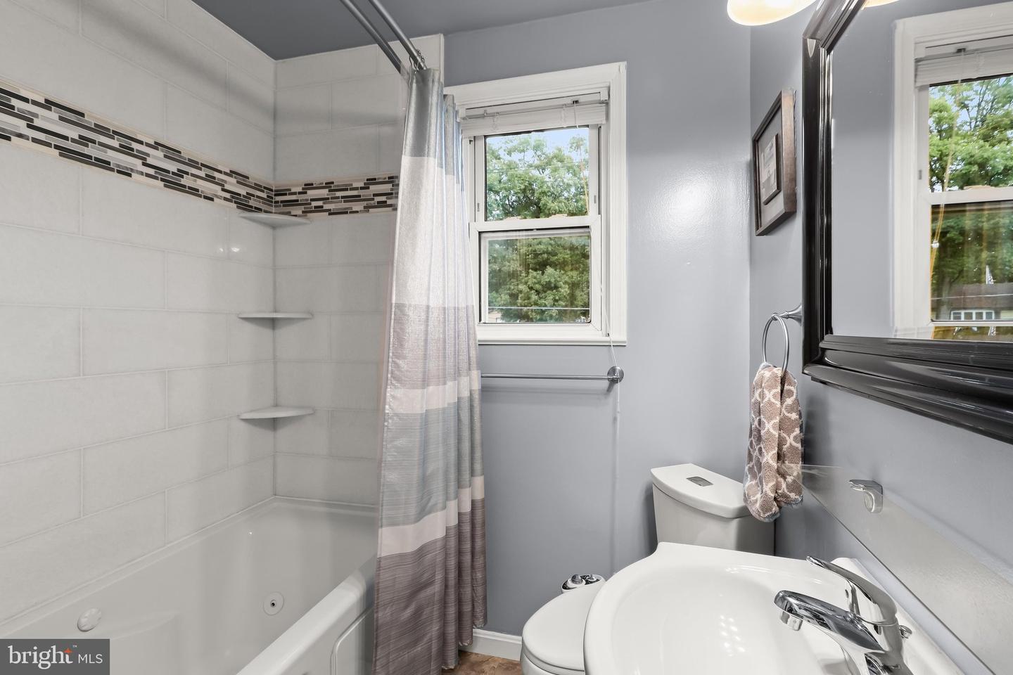 527 N Marlyn Ave Property Photo 26