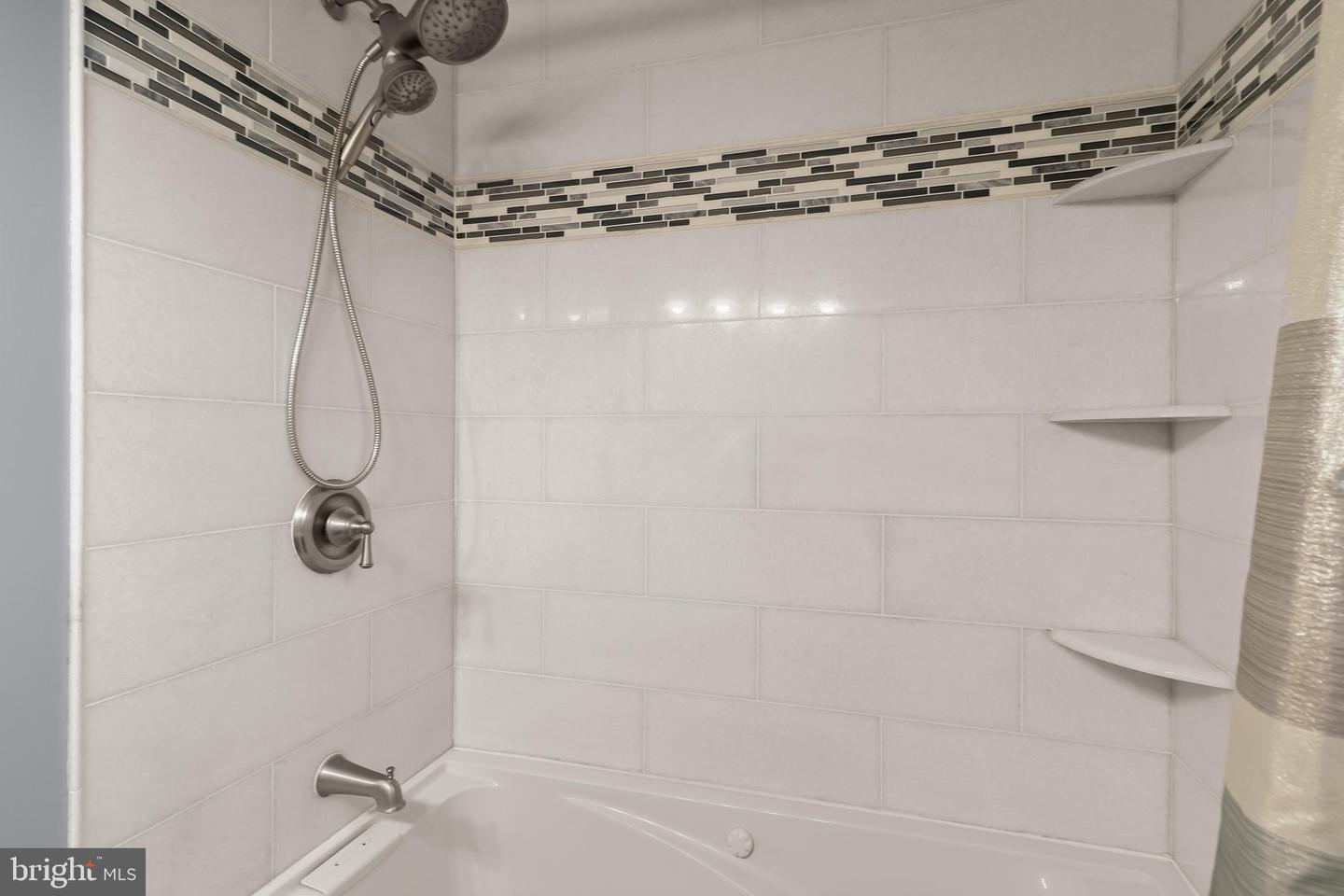 527 N Marlyn Ave Property Photo 27