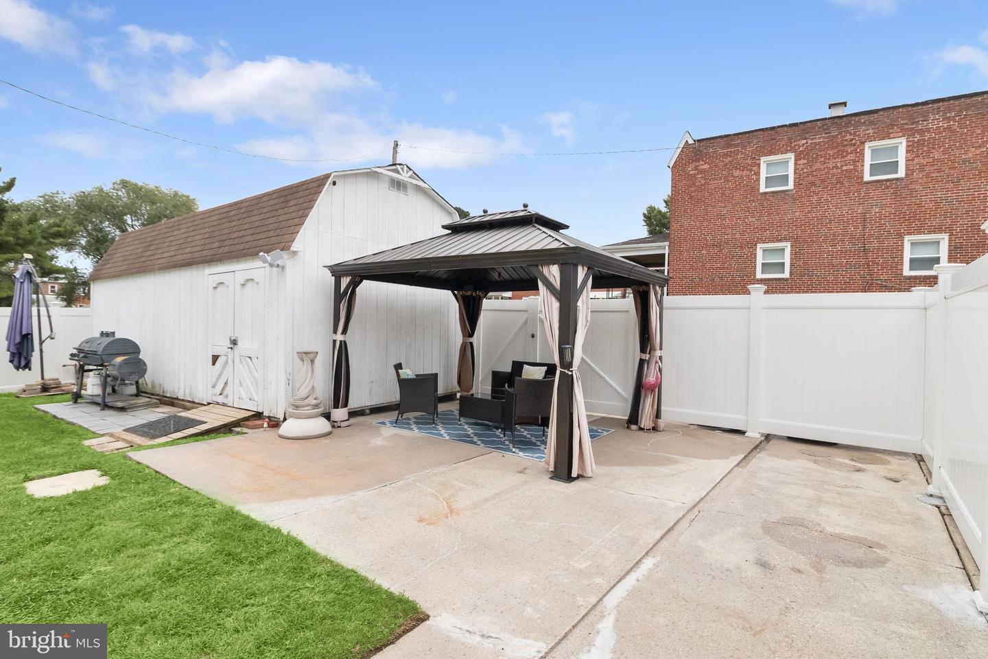 527 N Marlyn Ave Property Photo 48