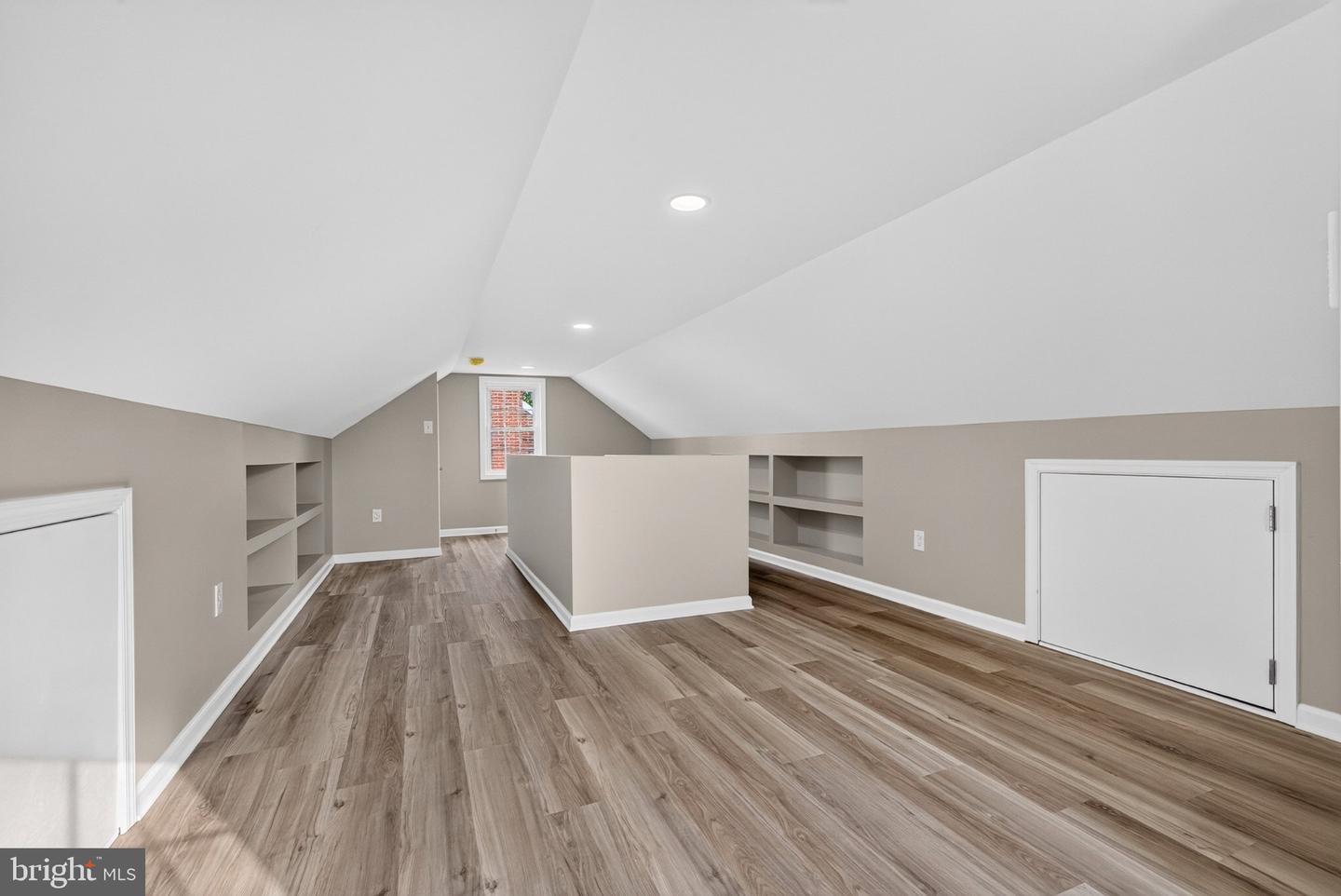 1132 Stephen Dr Property Photo 33
