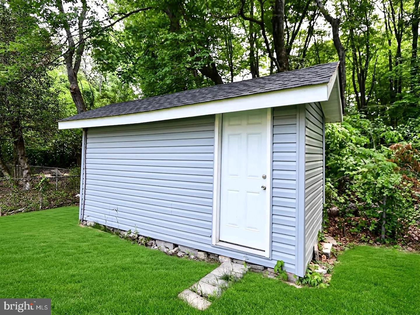19 Pelczar Ave Property Photo 8