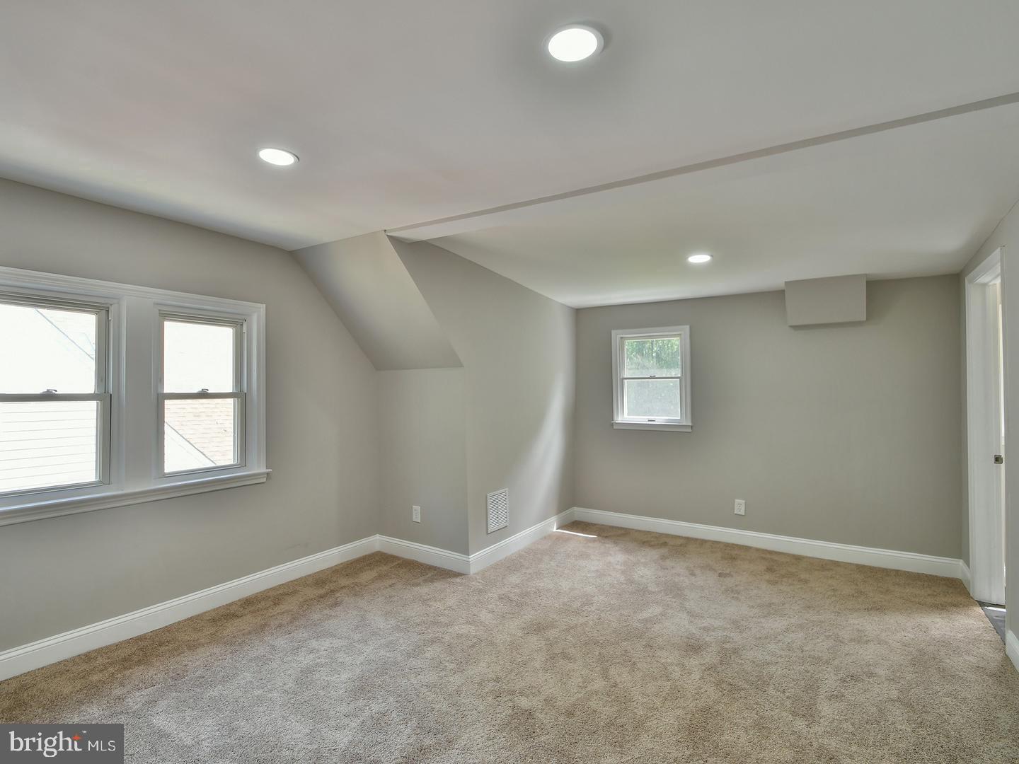 19 Pelczar Ave Property Photo 35
