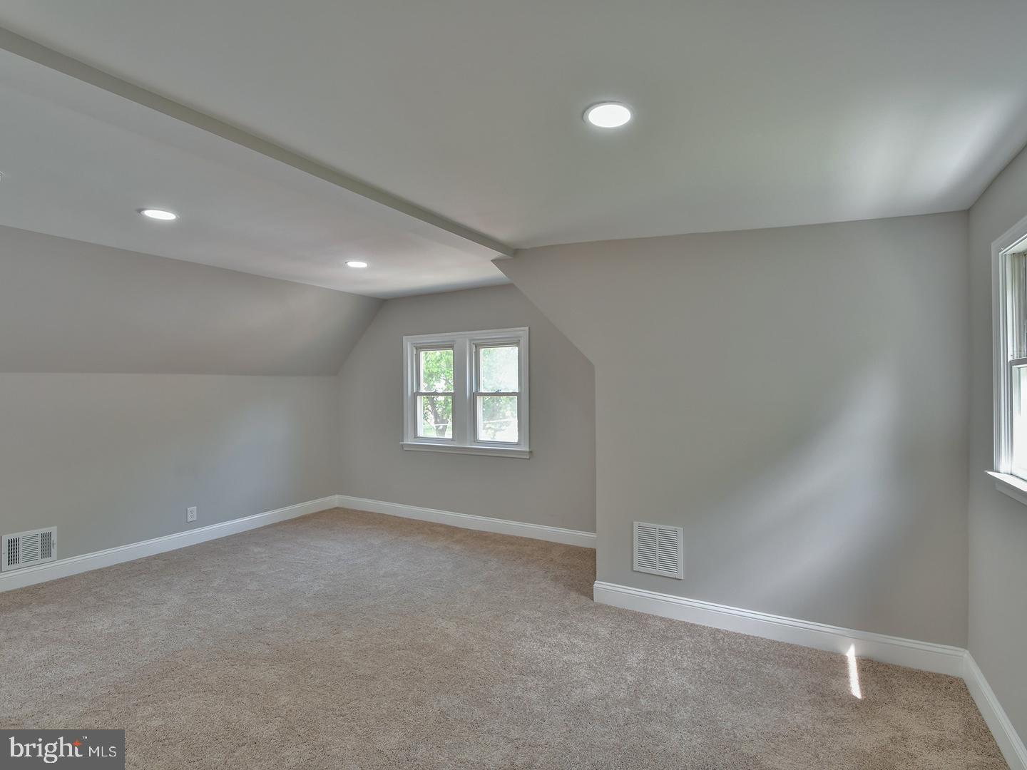 19 Pelczar Ave Property Photo 38