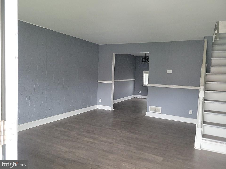 833 Arncliffe Rd Property Photo 8
