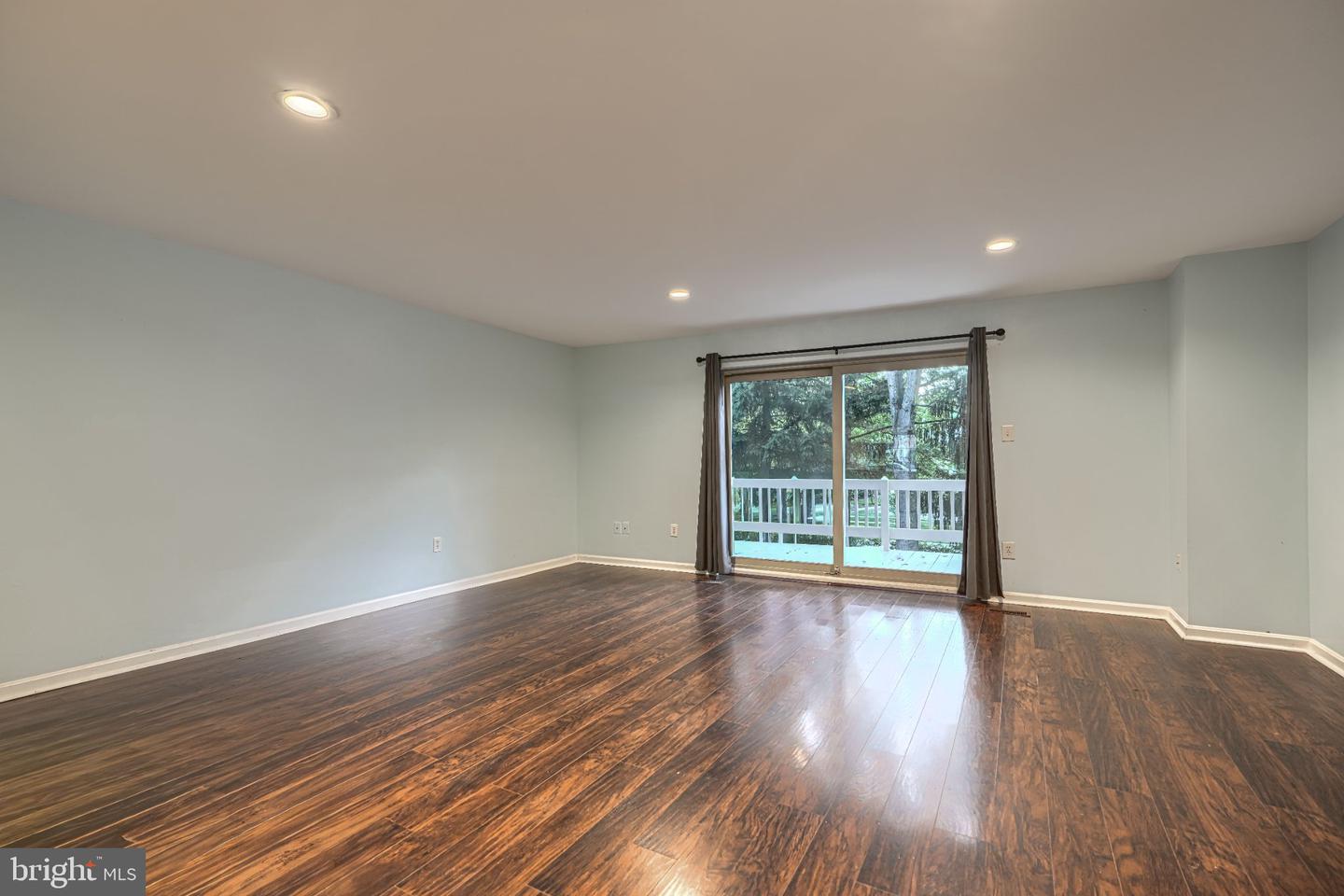 10 The Strand Property Photo 9