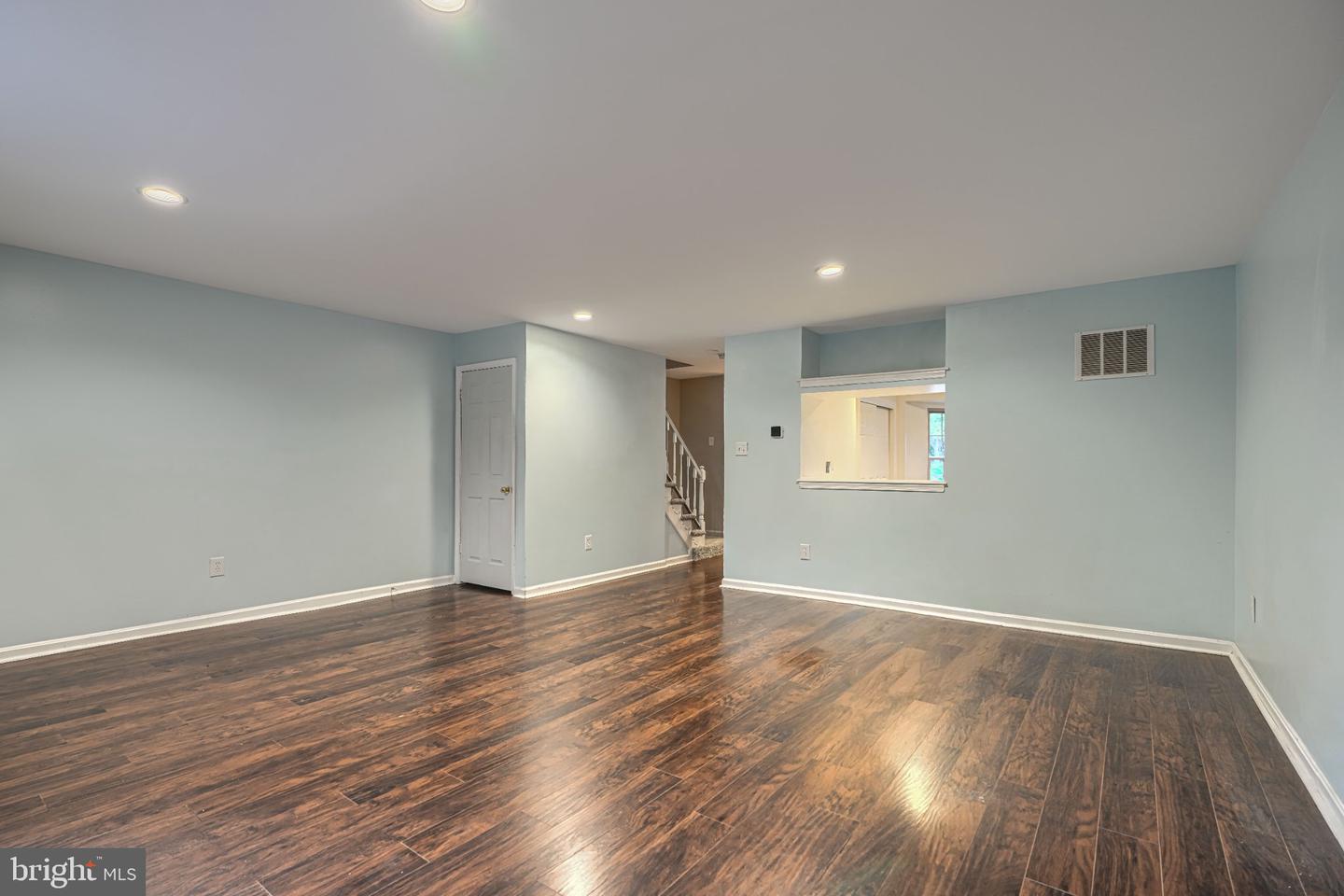 10 The Strand Property Photo 11