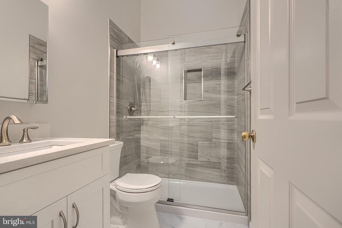 10 The Strand Property Photo 29