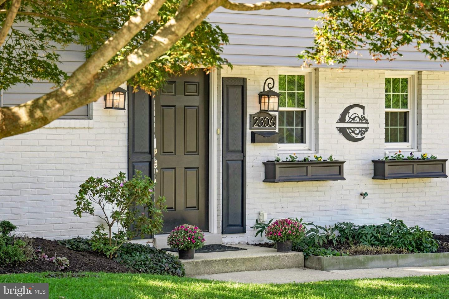 2306 Wuthering Rd Property Photo 2