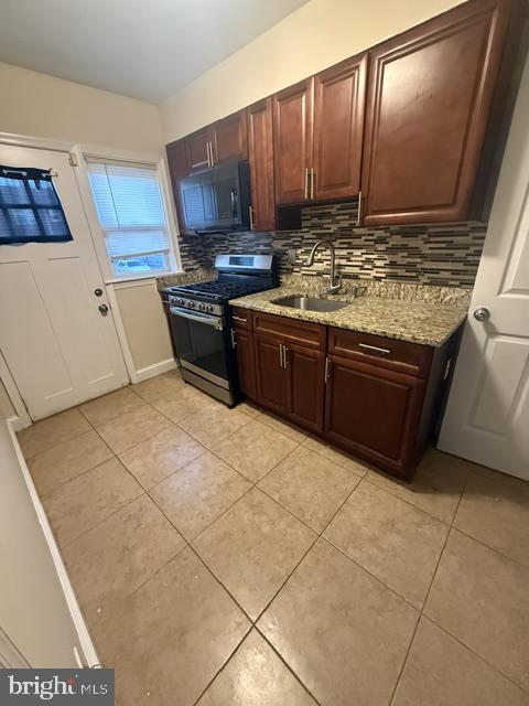 2136 Redthorn Rd Property Photo 8