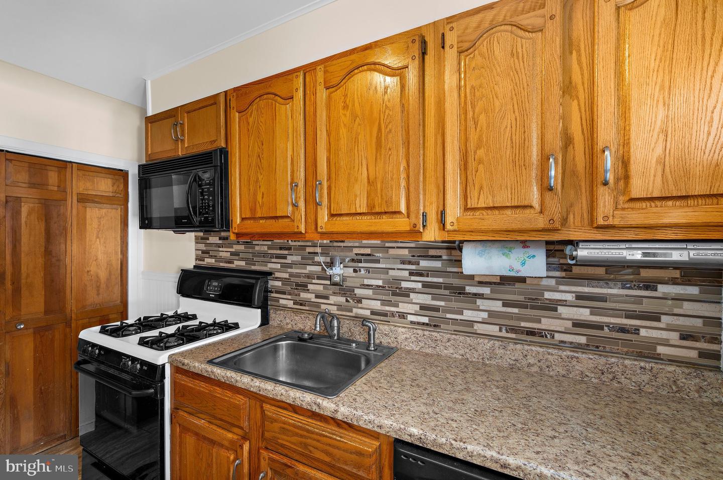 4418 Norfen Rd Property Photo 12