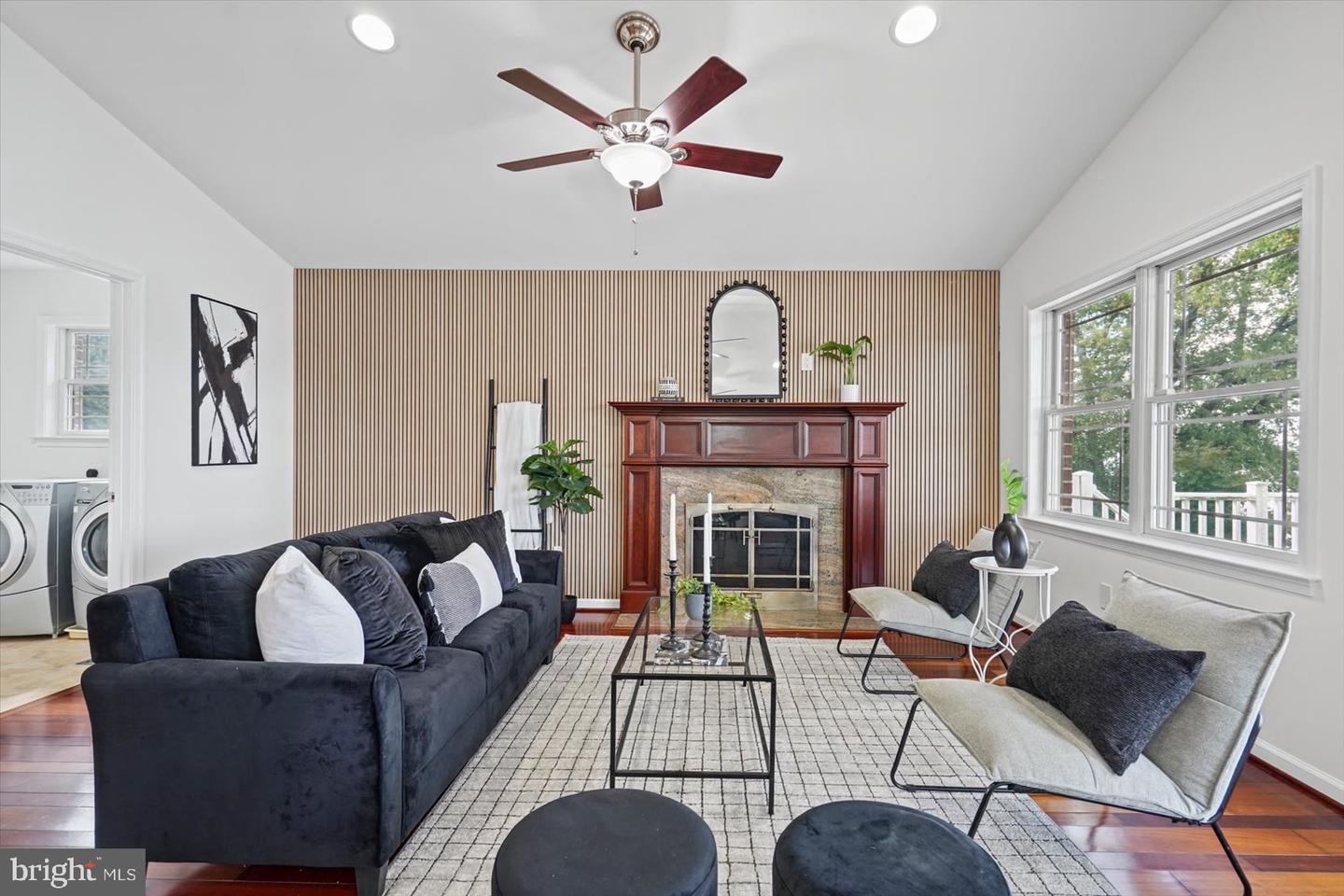 1332 Burke Rd Property Photo 4